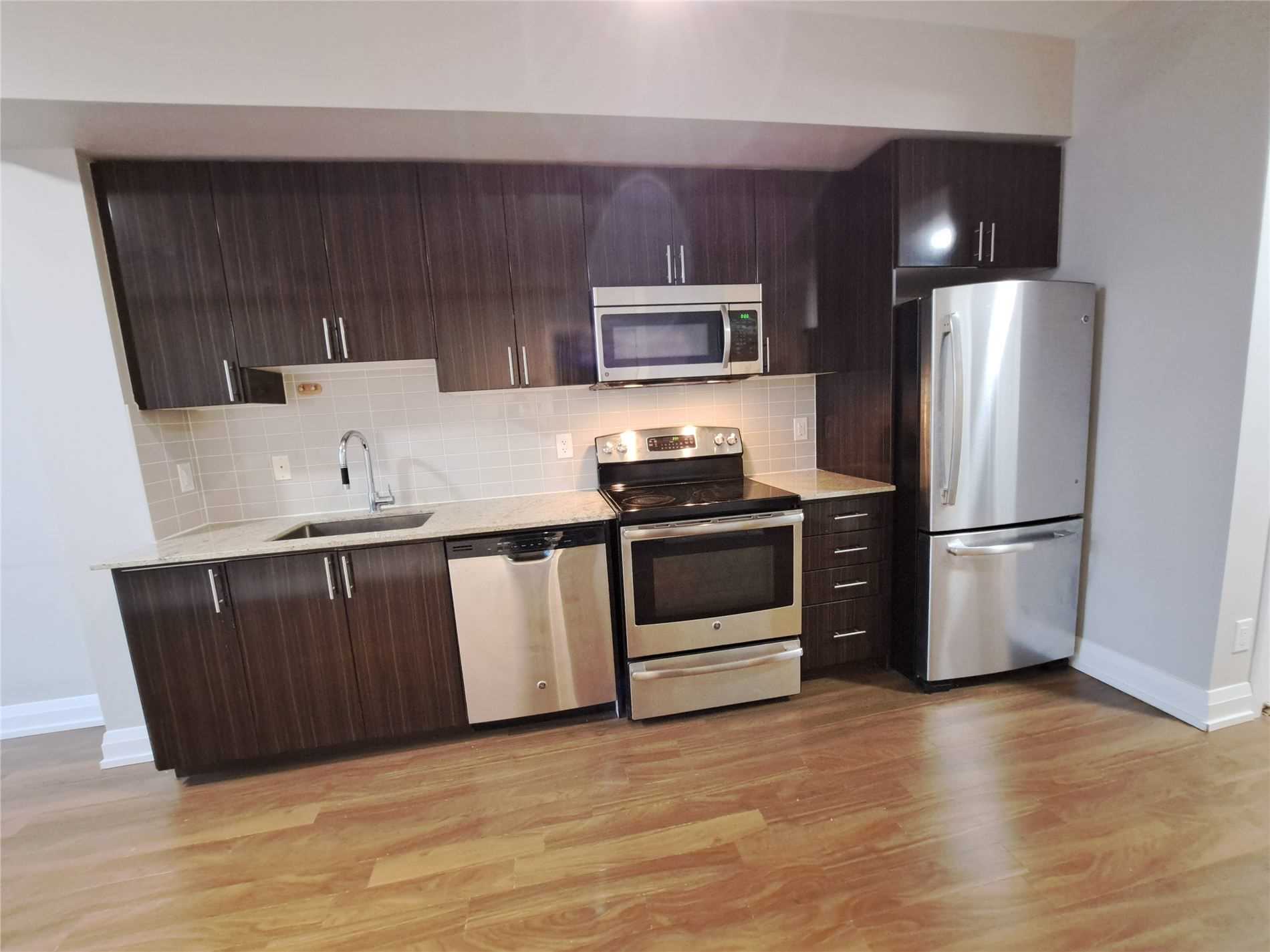 7161 Yonge Street, #820