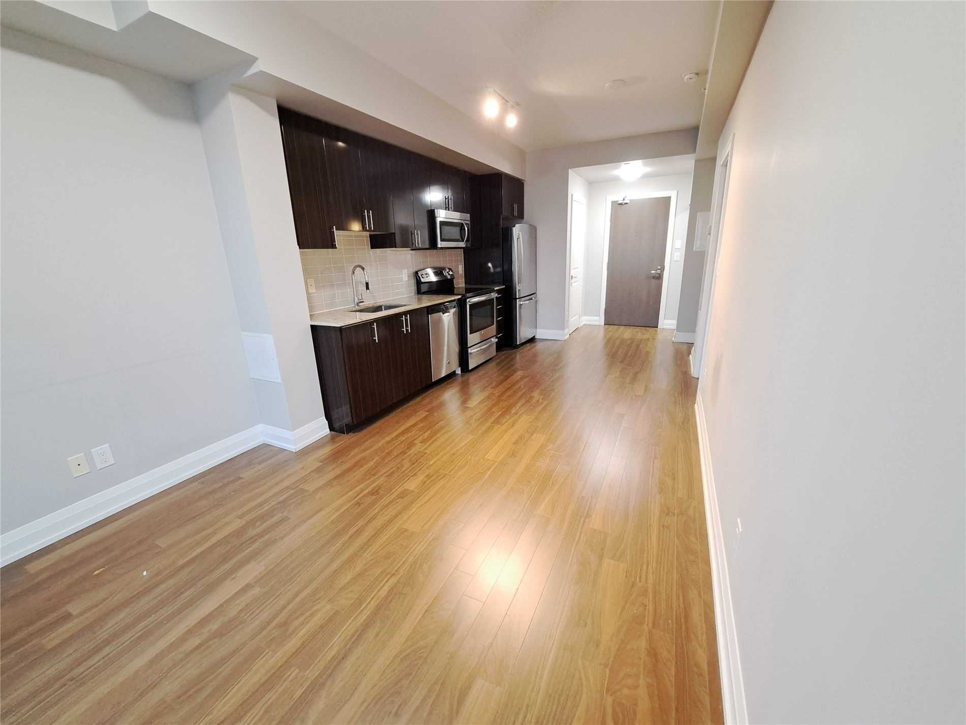 7161 Yonge Street, #820