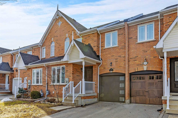 298 Marble Pl, Newmarket