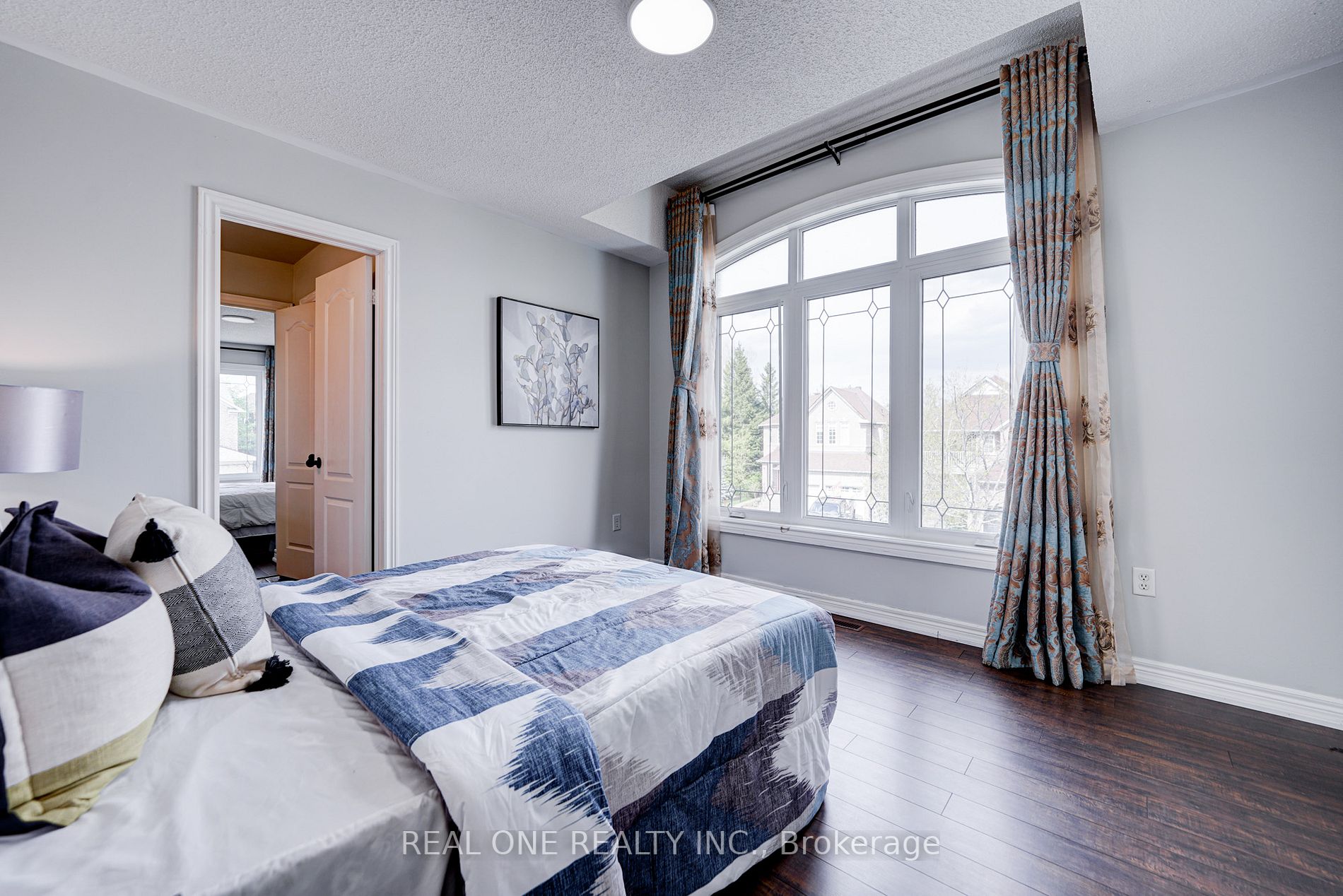 45 Kaitlin Dr