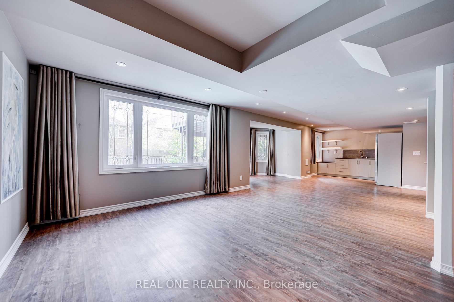 45 Kaitlin Dr