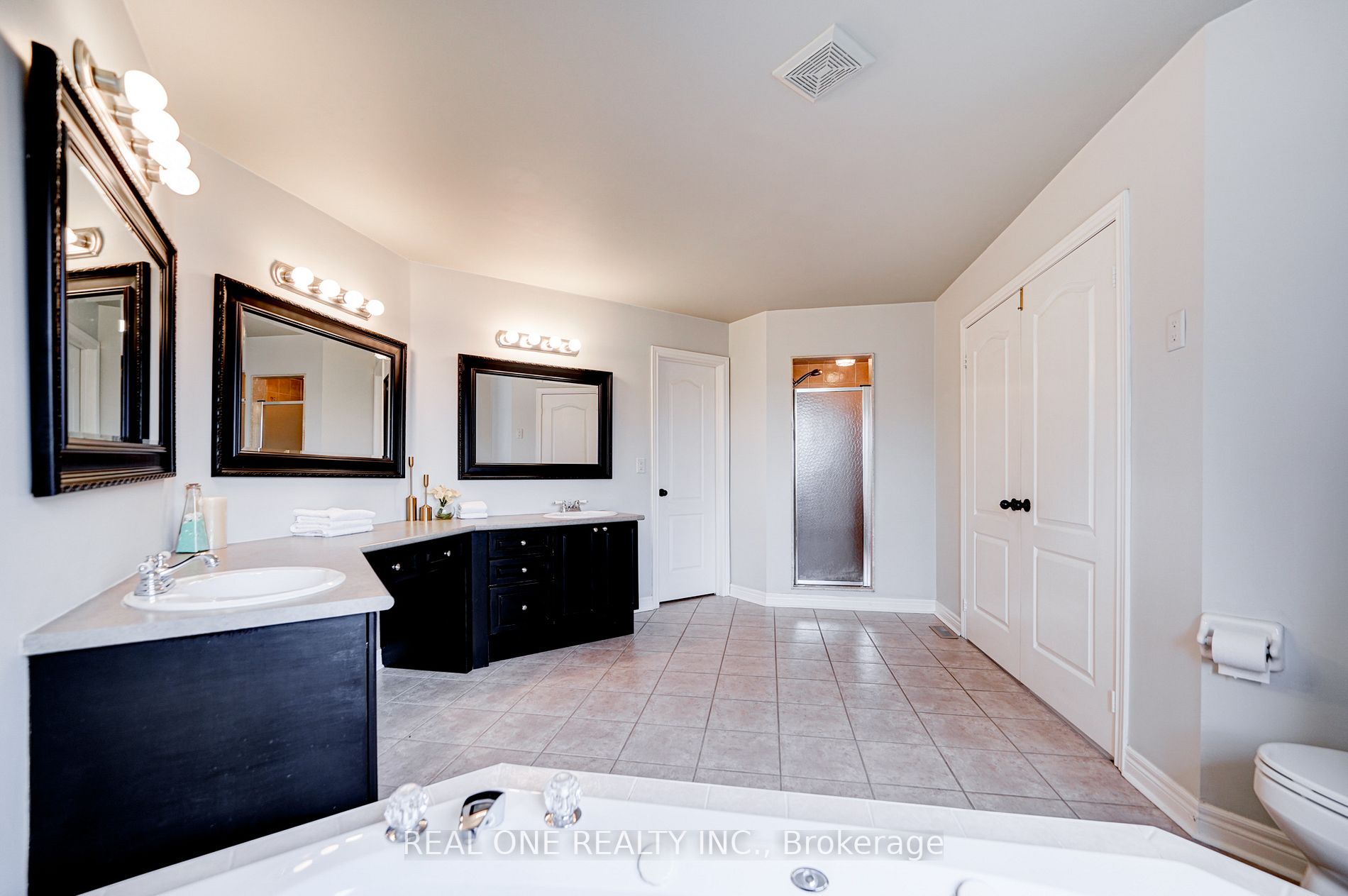45 Kaitlin Dr