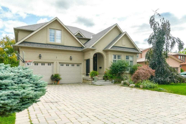 7 Scott Dr, Richmond Hill