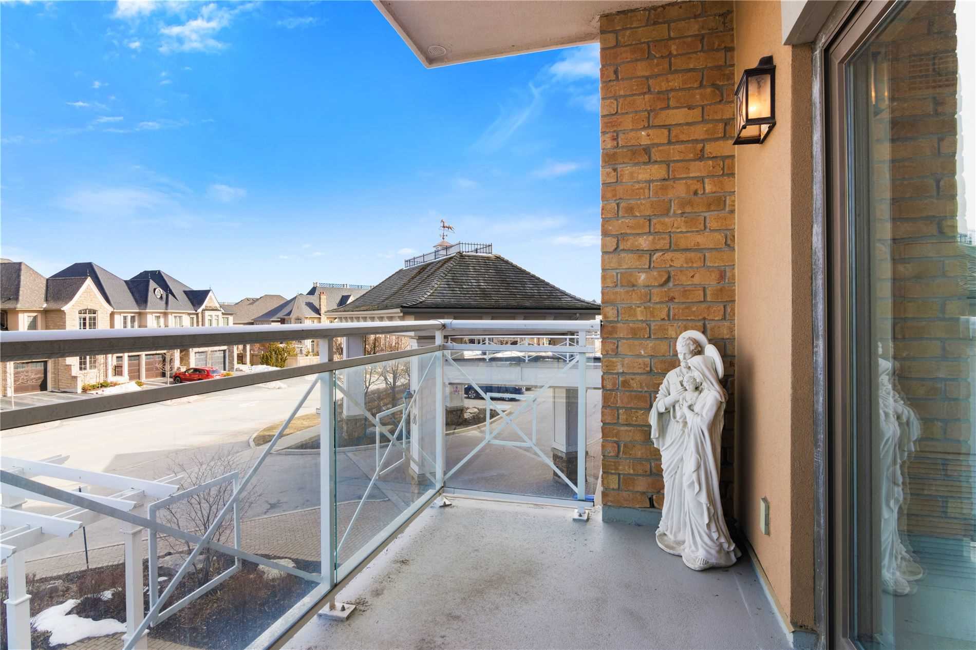 80 Burns Blvd, #204
