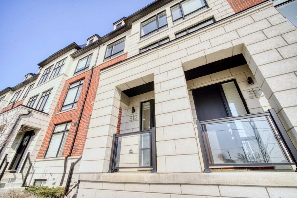 312 King Rd, Richmond Hill