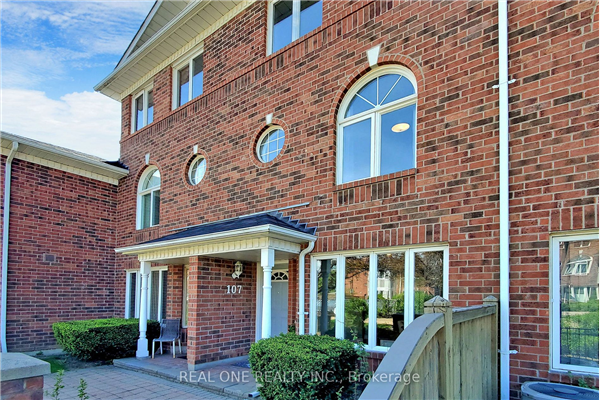 18 Clark Ave W, Vaughan