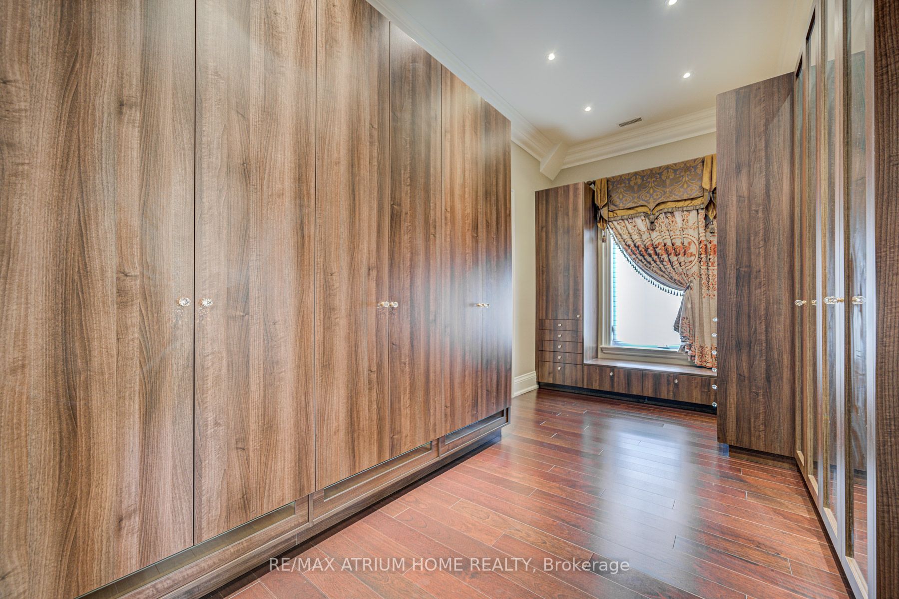 71 Grandvista Crescent