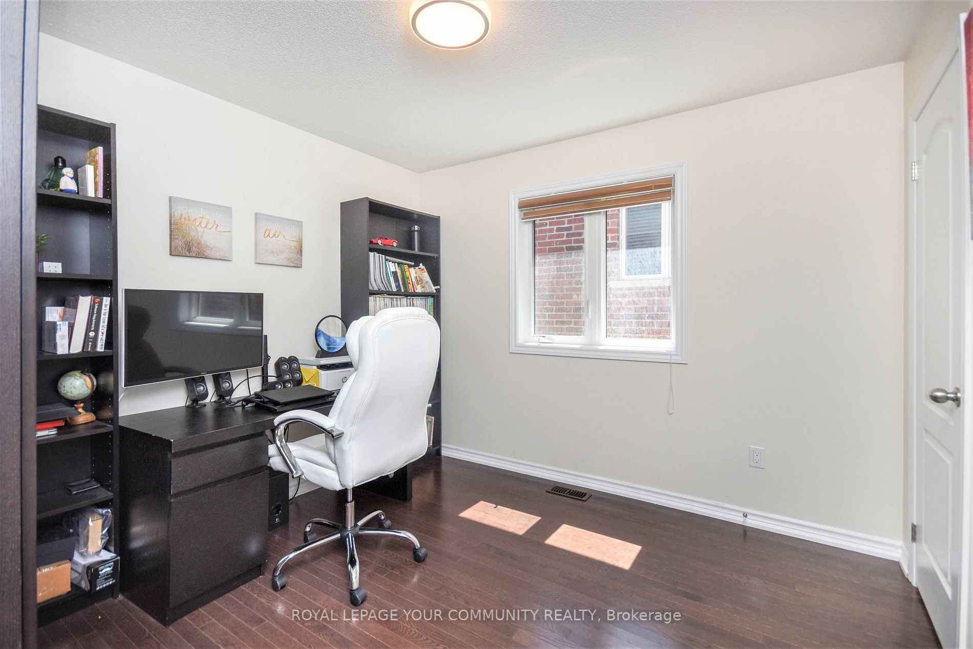 136 Noble Dr
