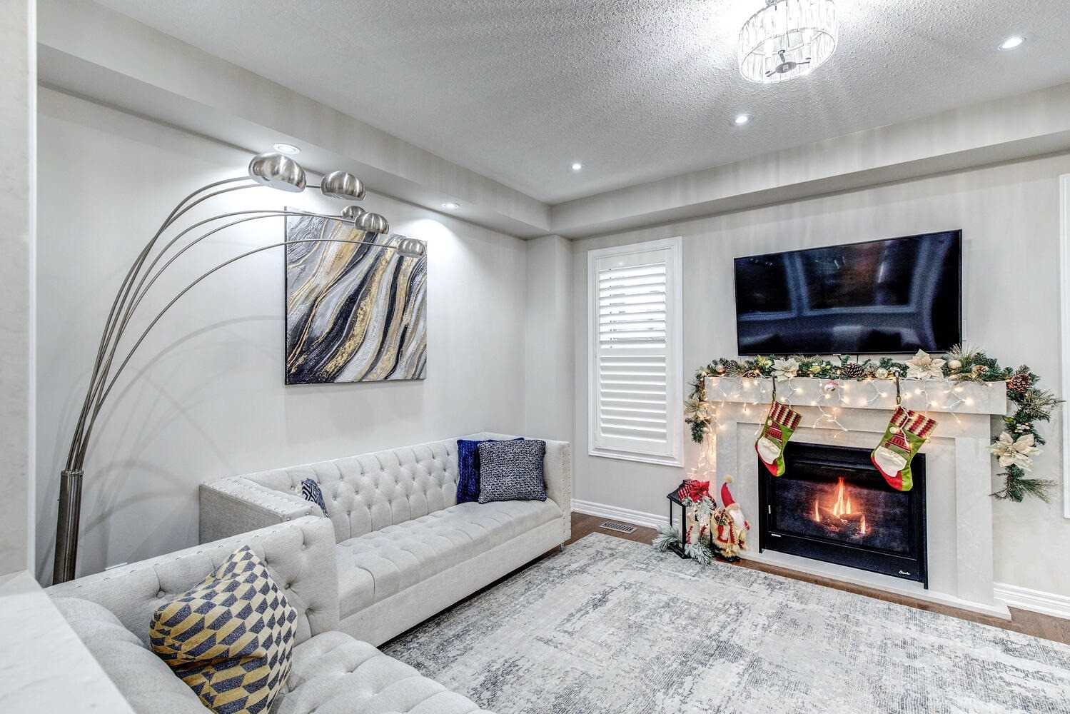 14 Beaconsfield Dr