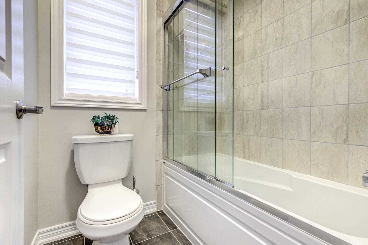 14 Beaconsfield Dr