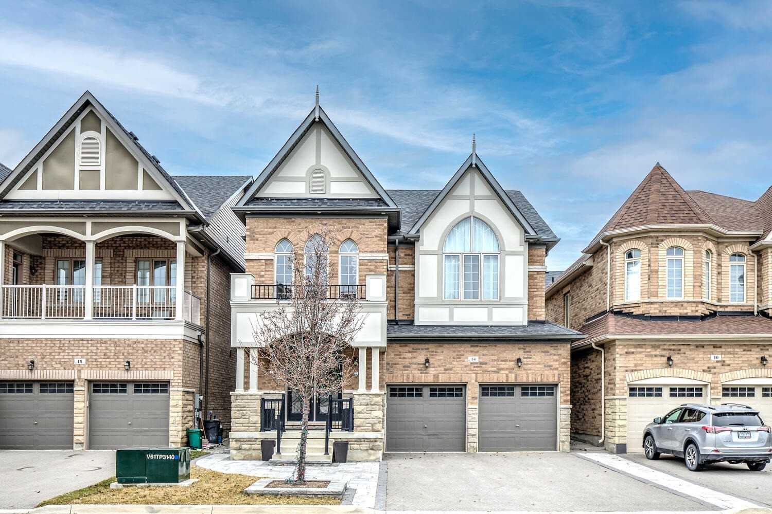 14 Beaconsfield Dr