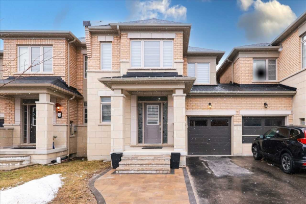 30 Frederick Pearson St, East Gwillimbury