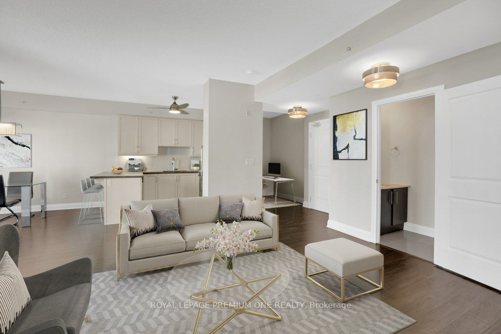 24 Woodstream Blvd, #310