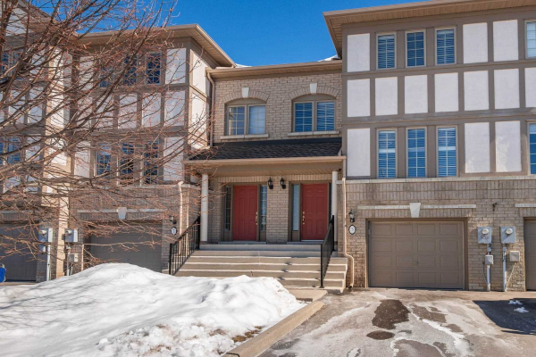 8909 Bathurst St, Richmond Hill