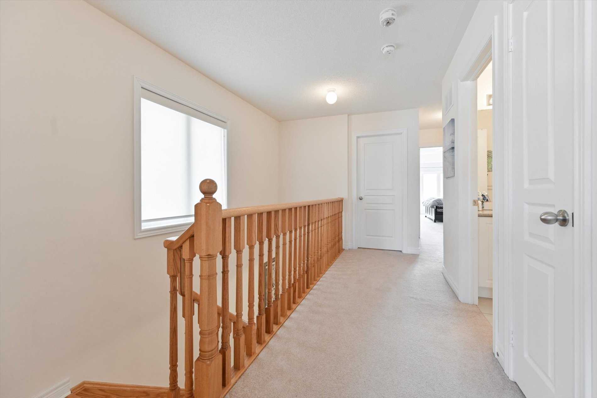 35 Gower Dr, Aurora