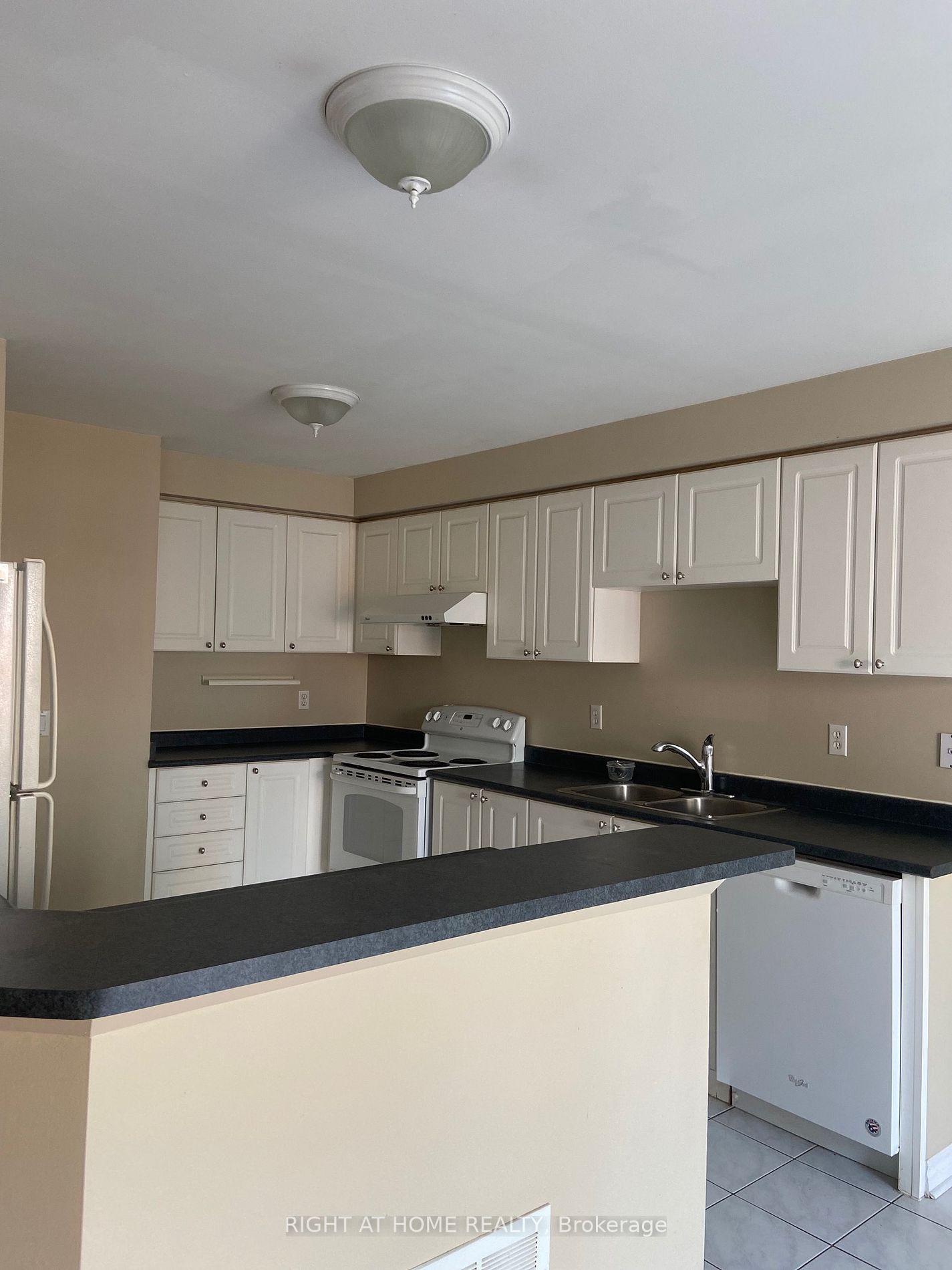 Listing N5995420 - Large Photo # 3