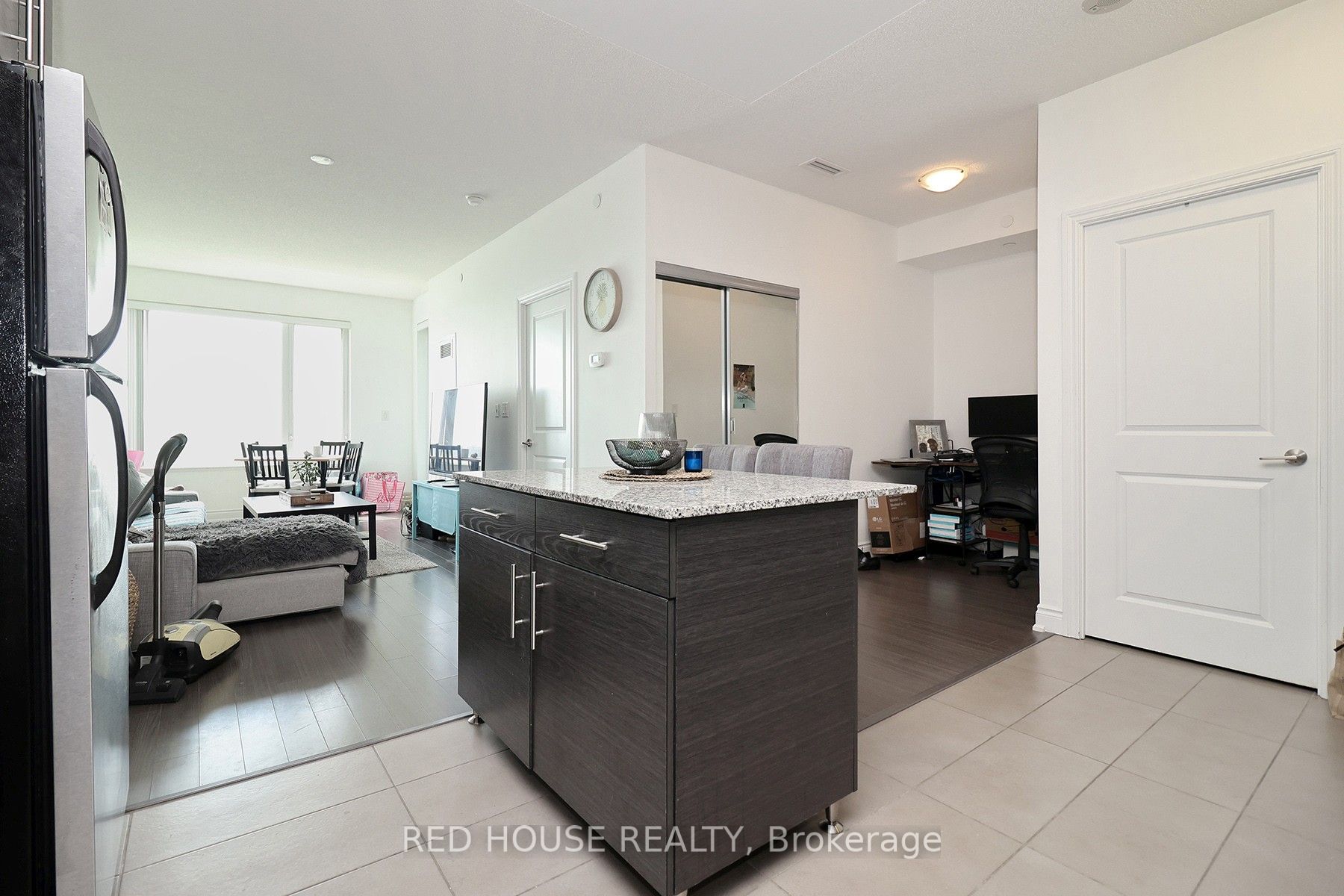 Listing N5996840 - Large Photo # 14