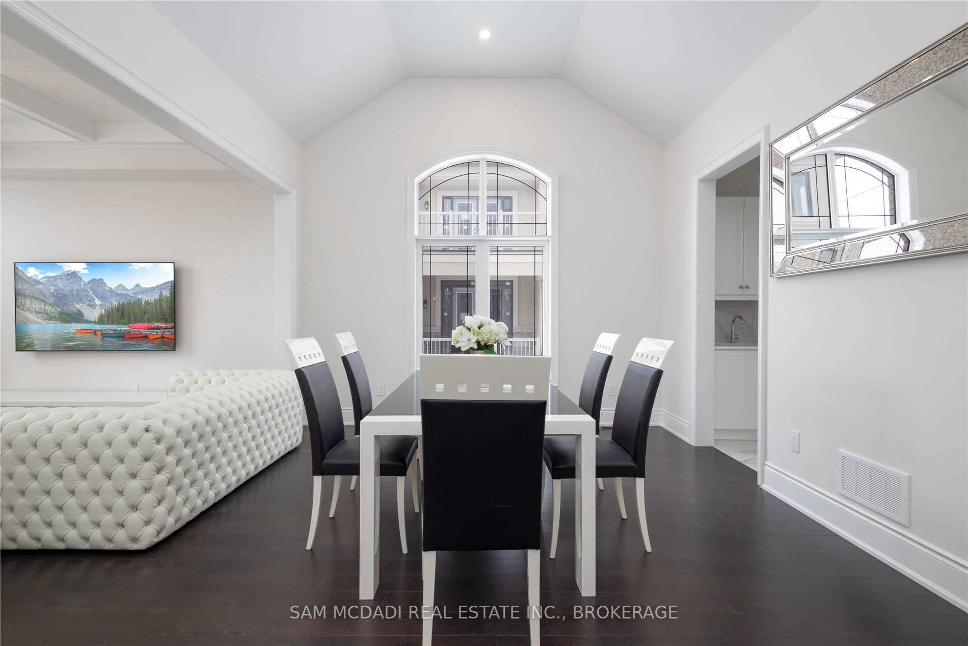 57 Appleyard Ave