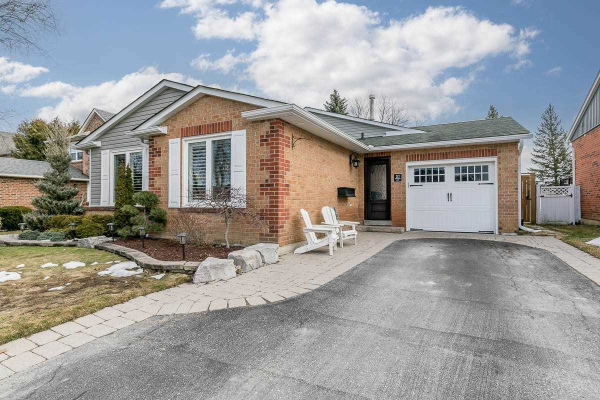 212 Crossland Gate, Newmarket