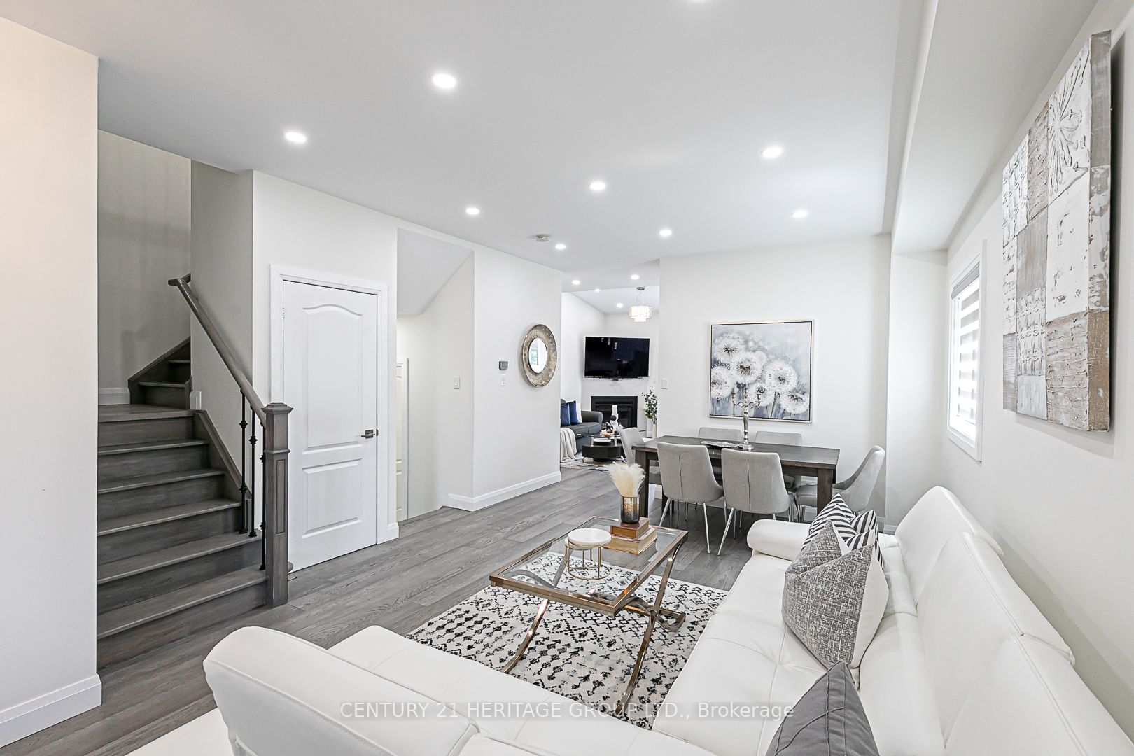 119 English Oak Dr