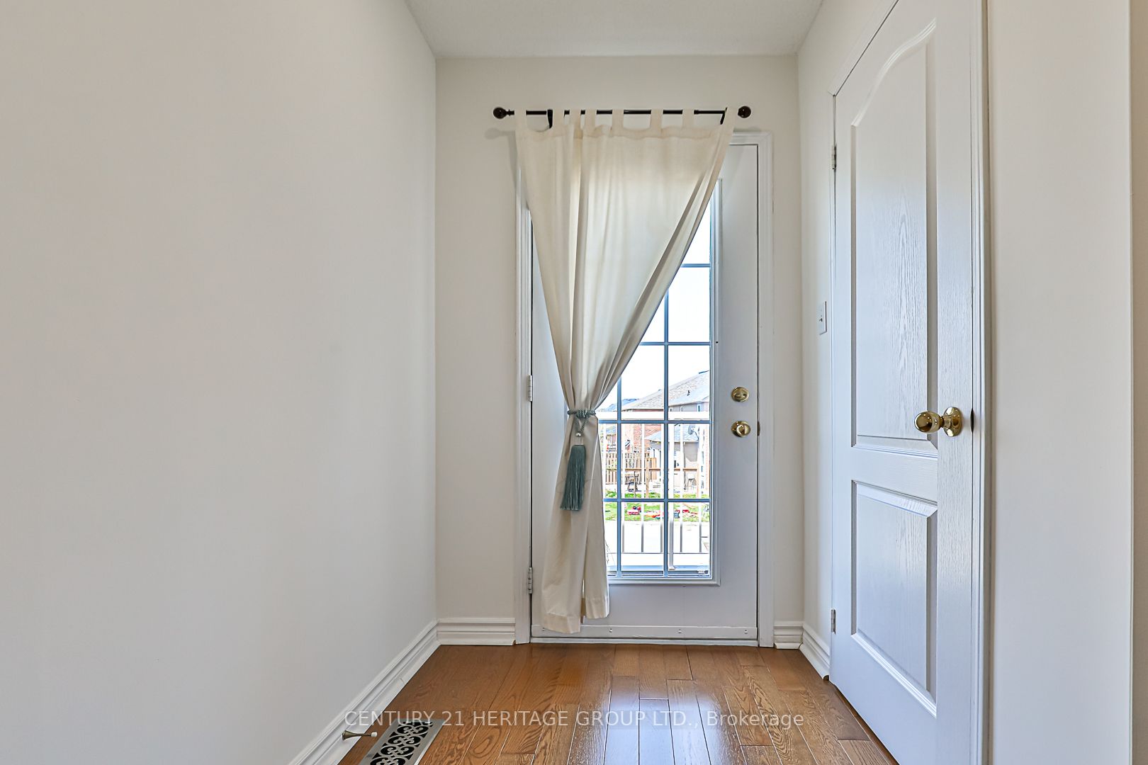 119 English Oak Dr