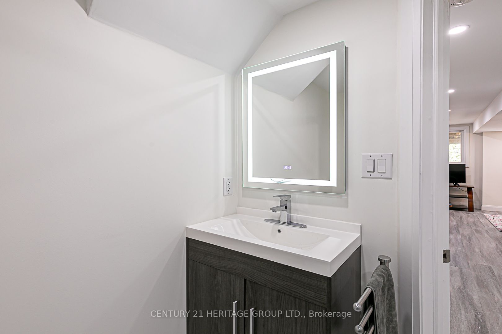 119 English Oak Dr
