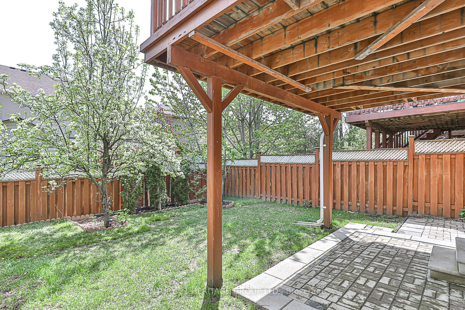 119 English Oak Dr