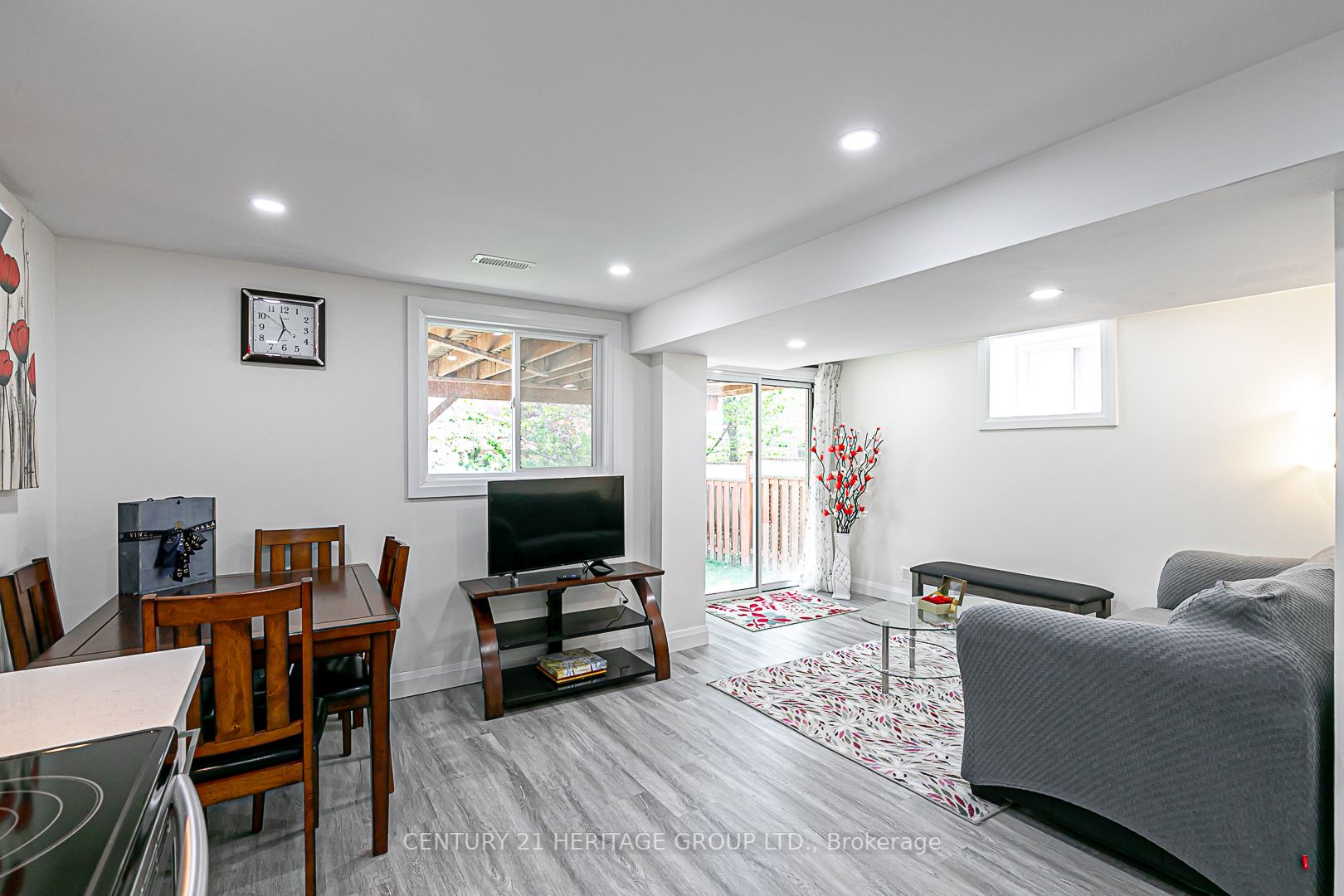 119 English Oak Dr
