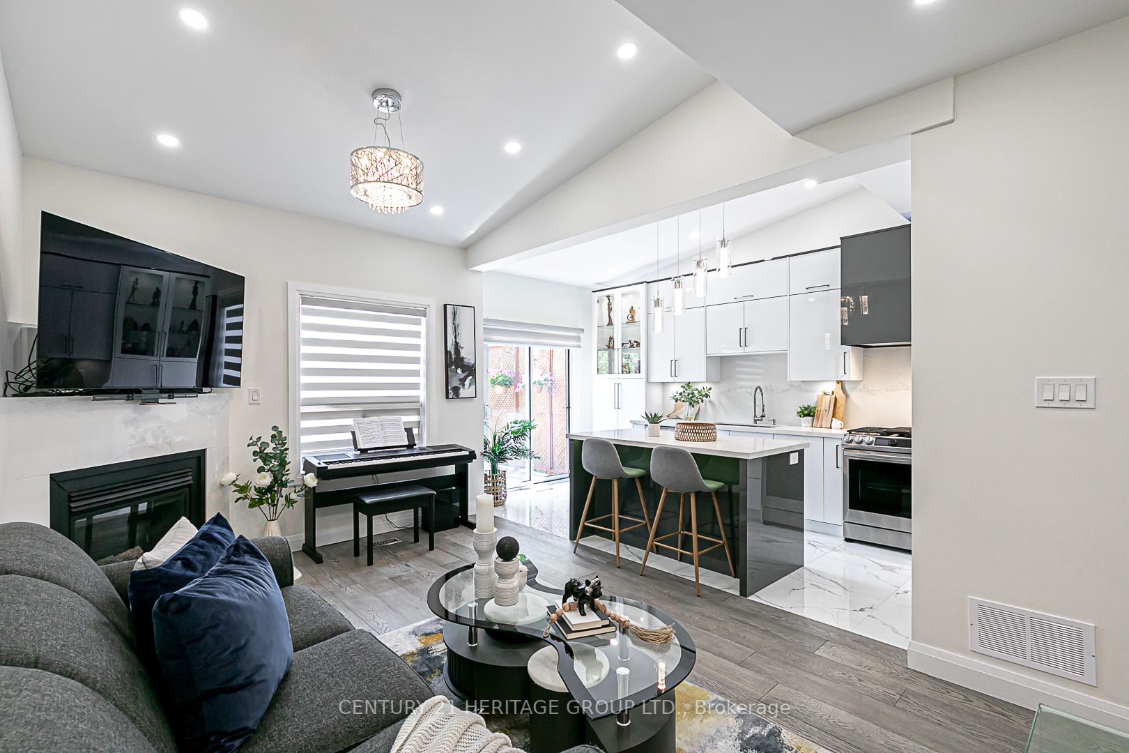 119 English Oak Dr