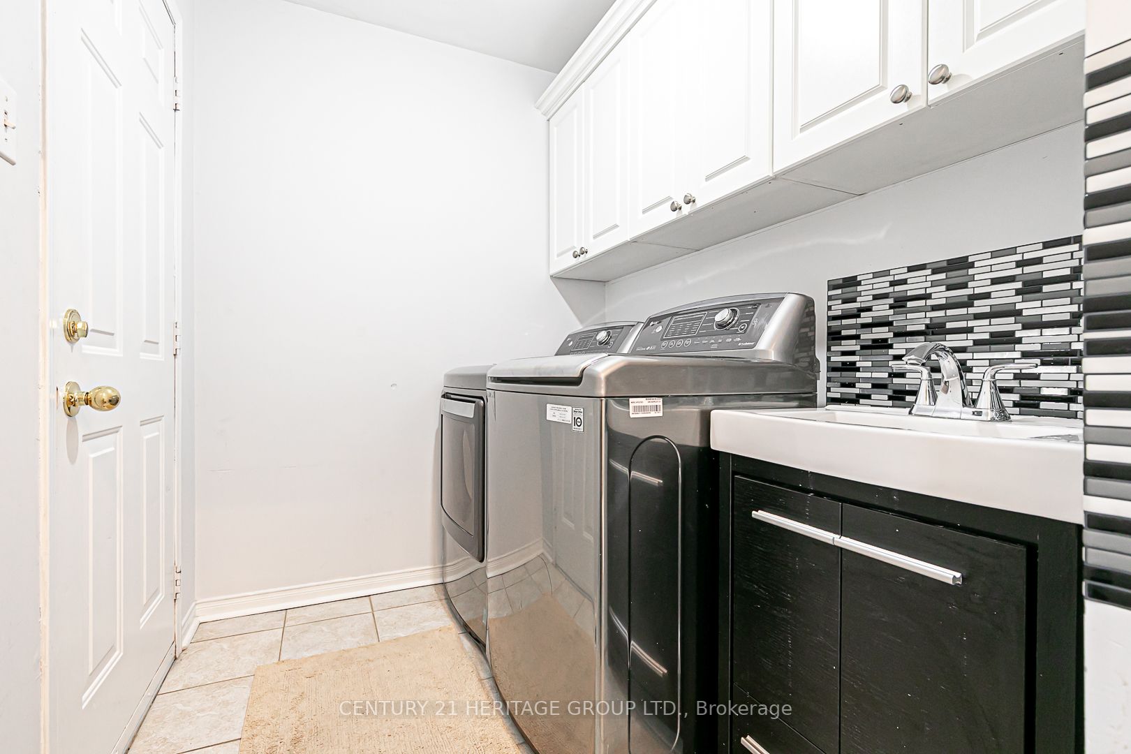 119 English Oak Dr