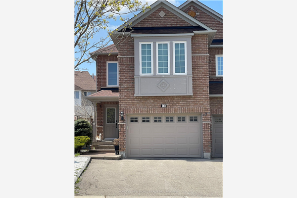11 Peninsula Cres, Richmond Hill