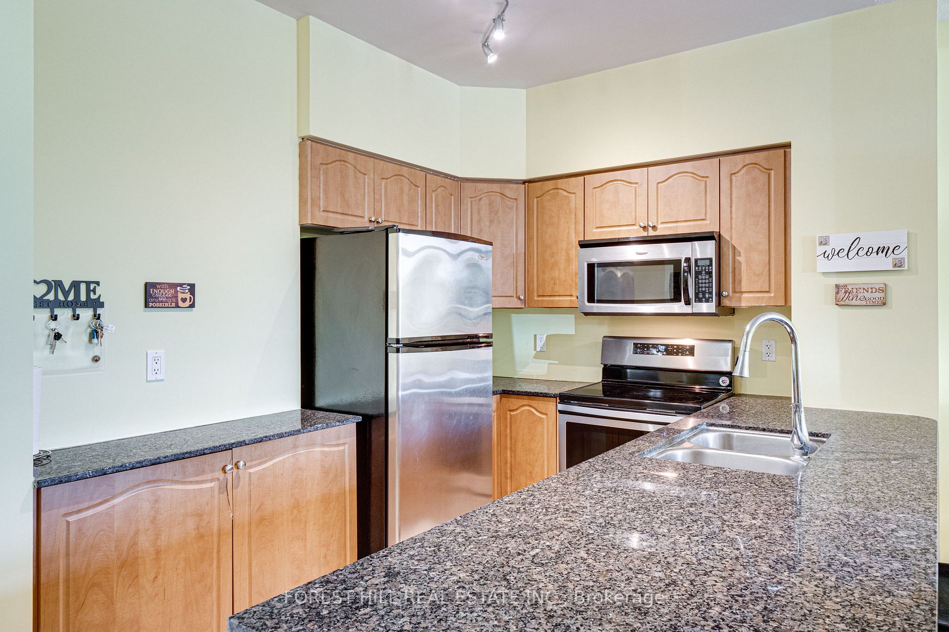 330 Red Maple Rd, #106