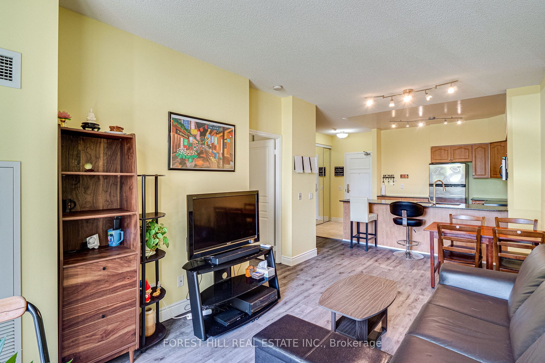 330 Red Maple Rd, #106