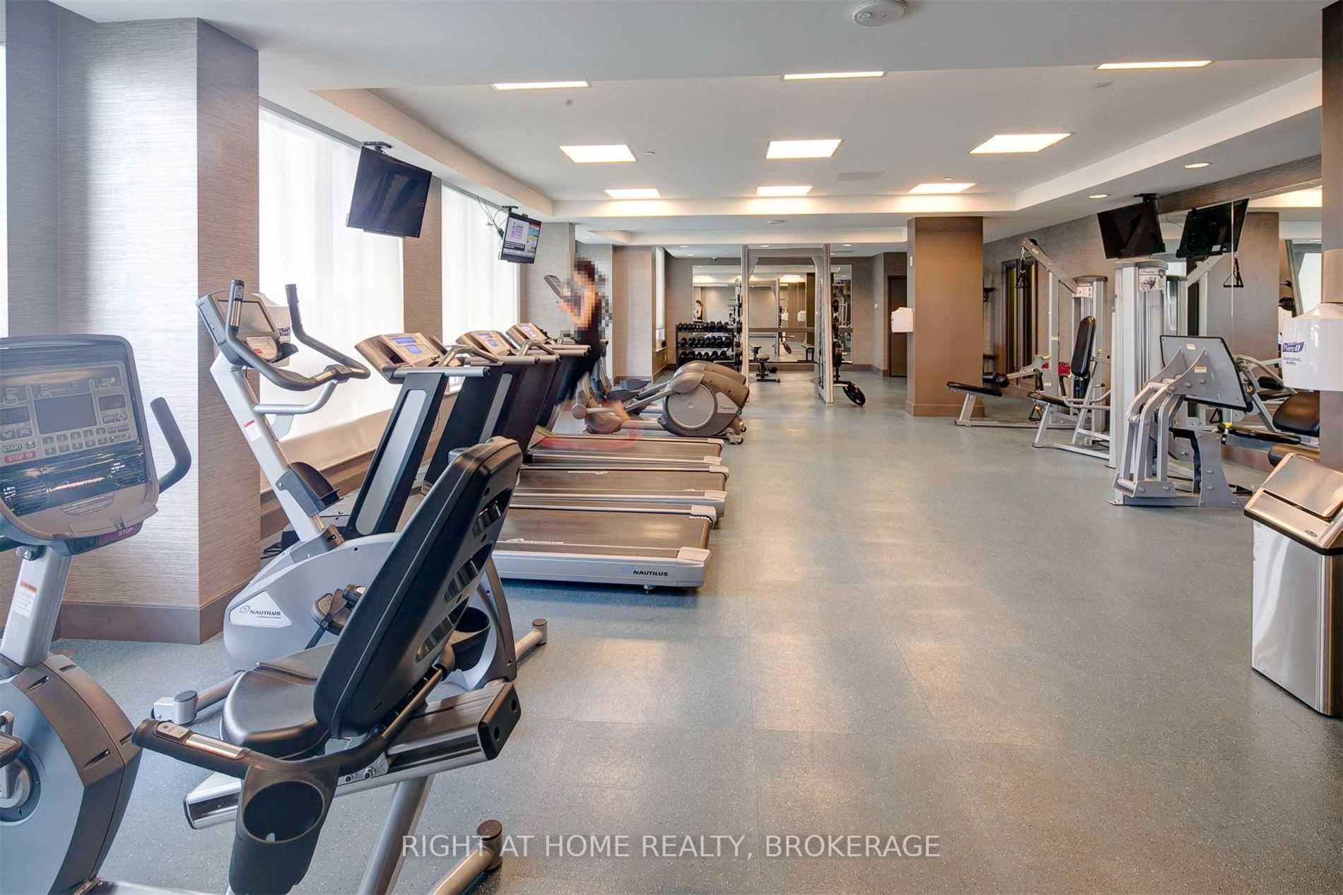 7165 Yonge St, #1208