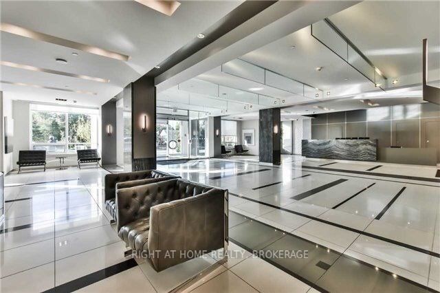 7165 Yonge St, #1208