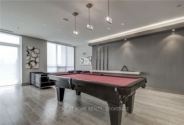 7165 Yonge St, #1208