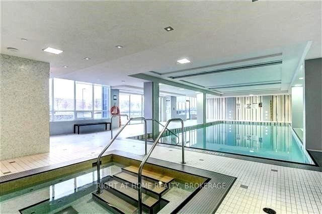 7165 Yonge St, #1208