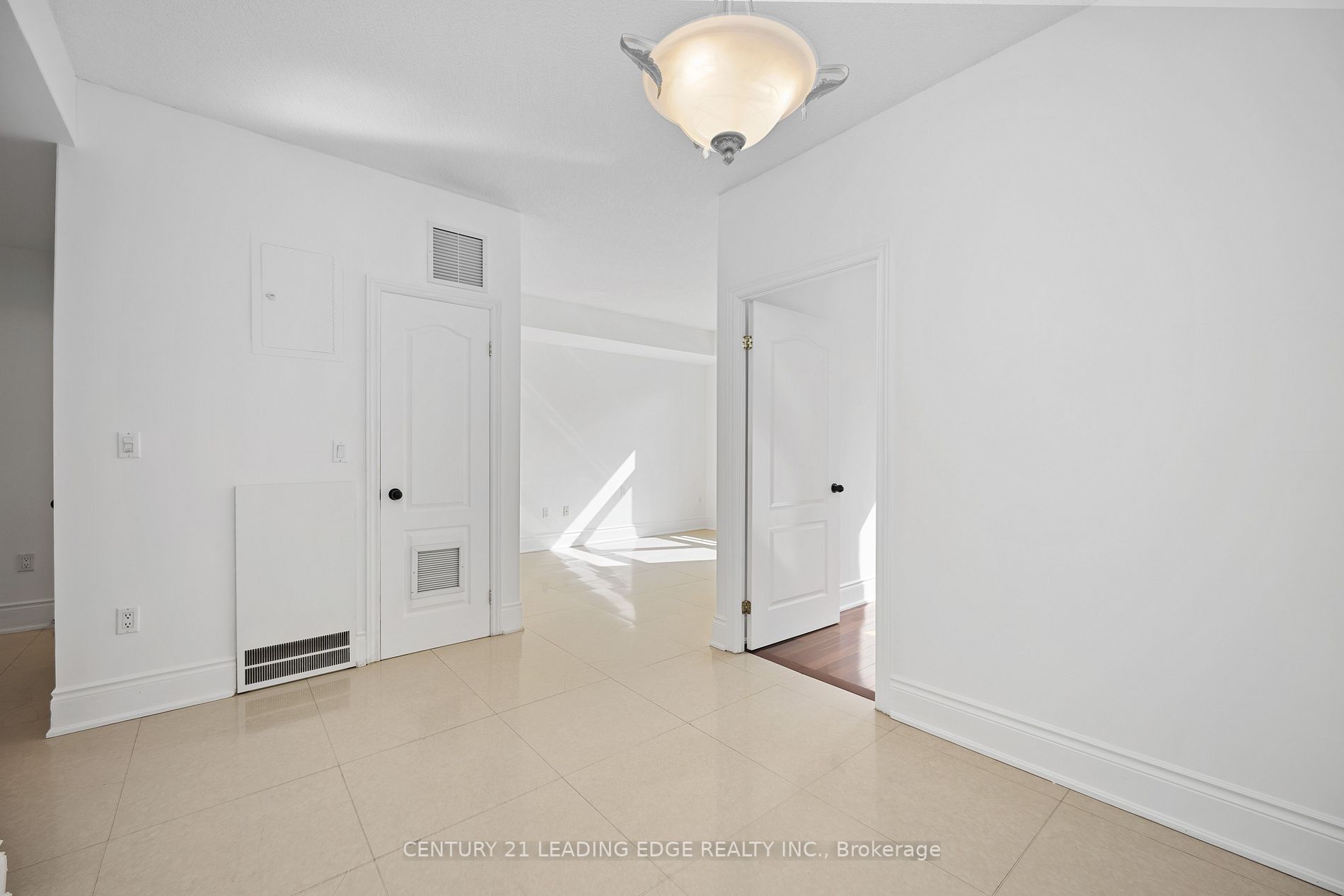 53 Woodbridge Ave, #201