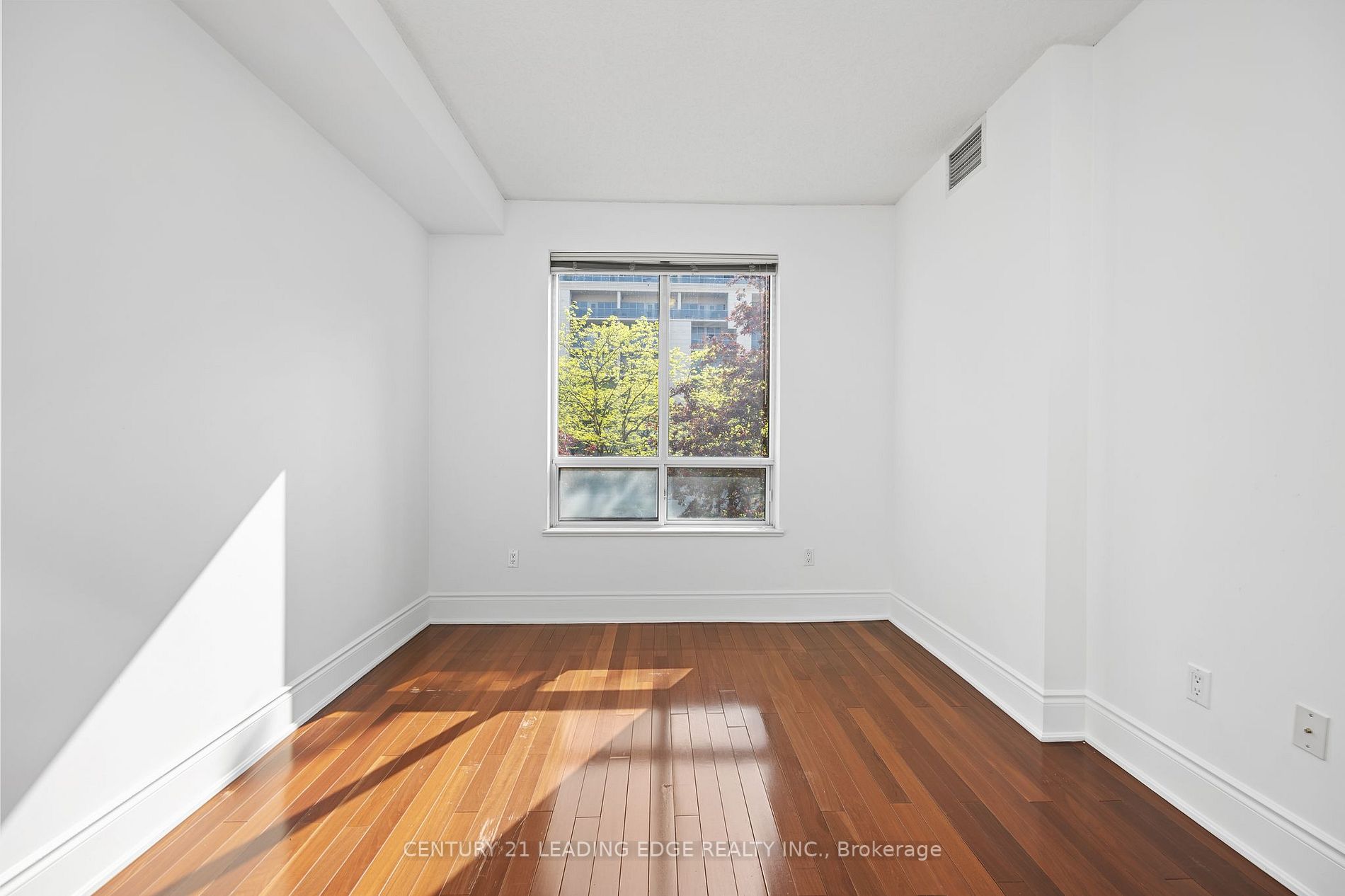 53 Woodbridge Ave, #201
