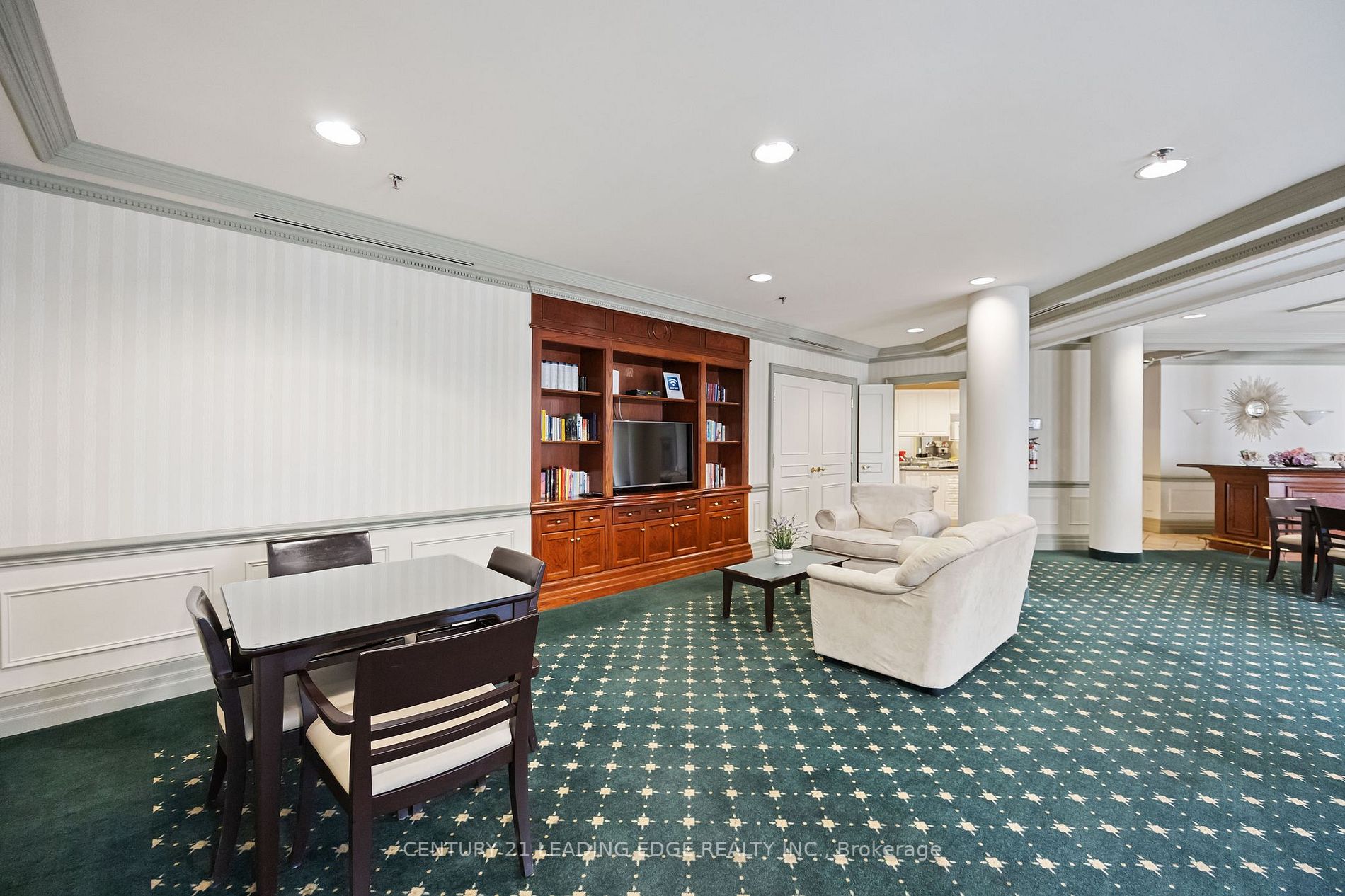 53 Woodbridge Ave, #201