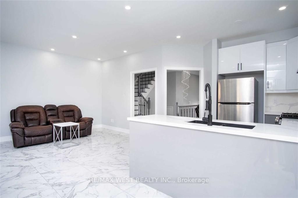 175 Sail Cres
