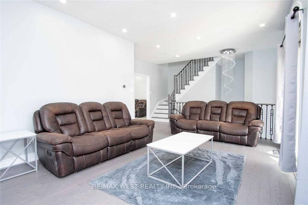 175 Sail Cres