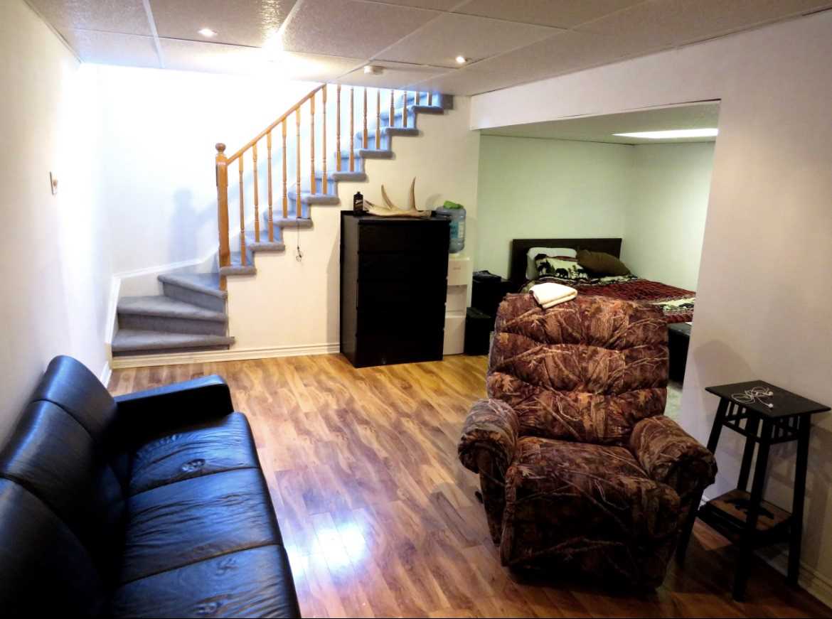 102 Lowther Ave