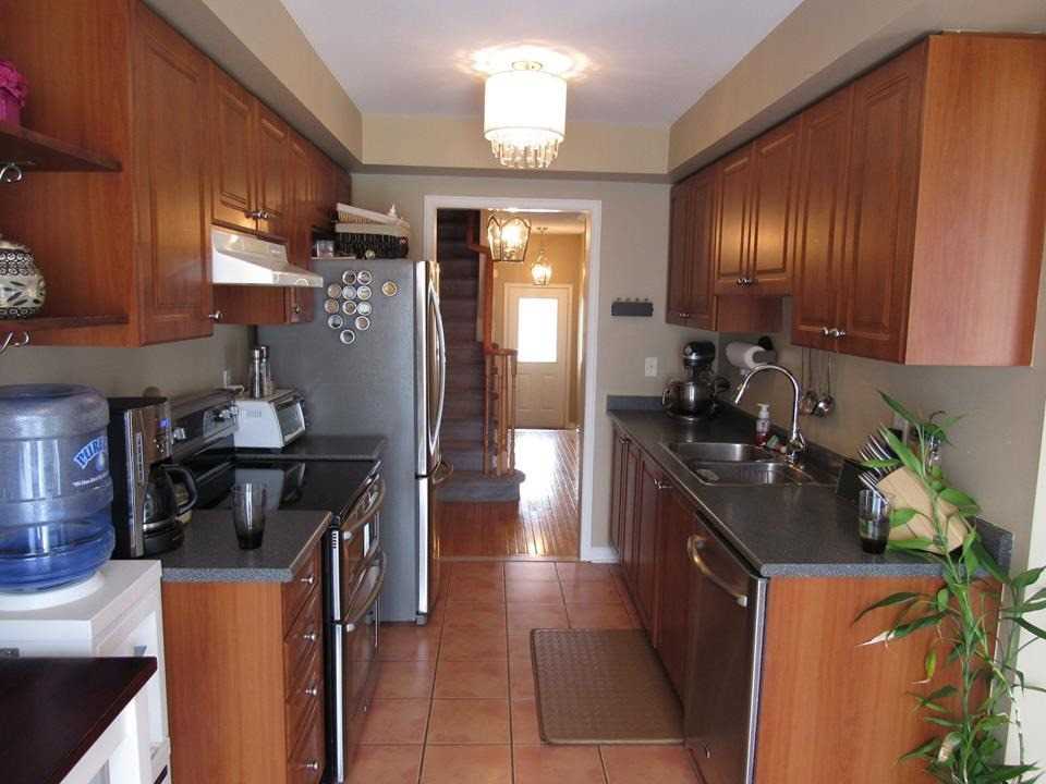 102 Lowther Ave
