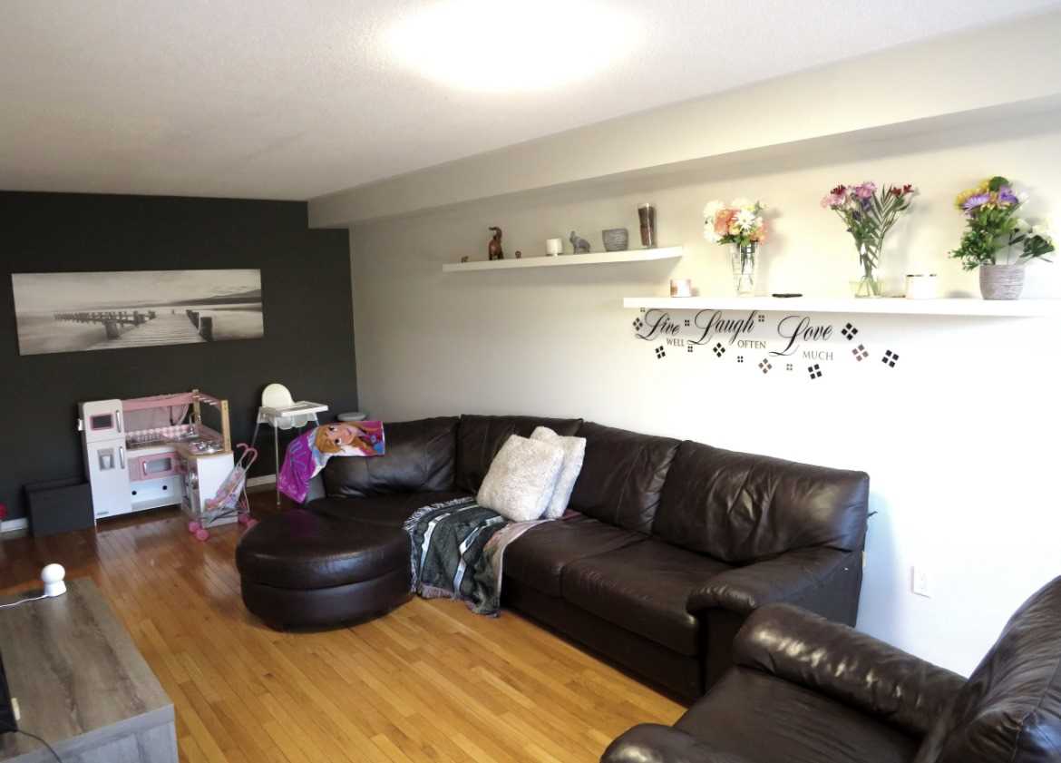 102 Lowther Ave