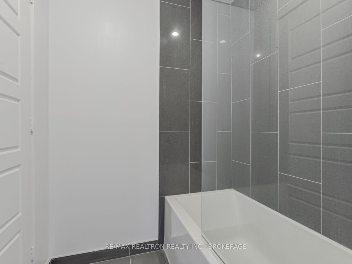 303 Broward Way, #106