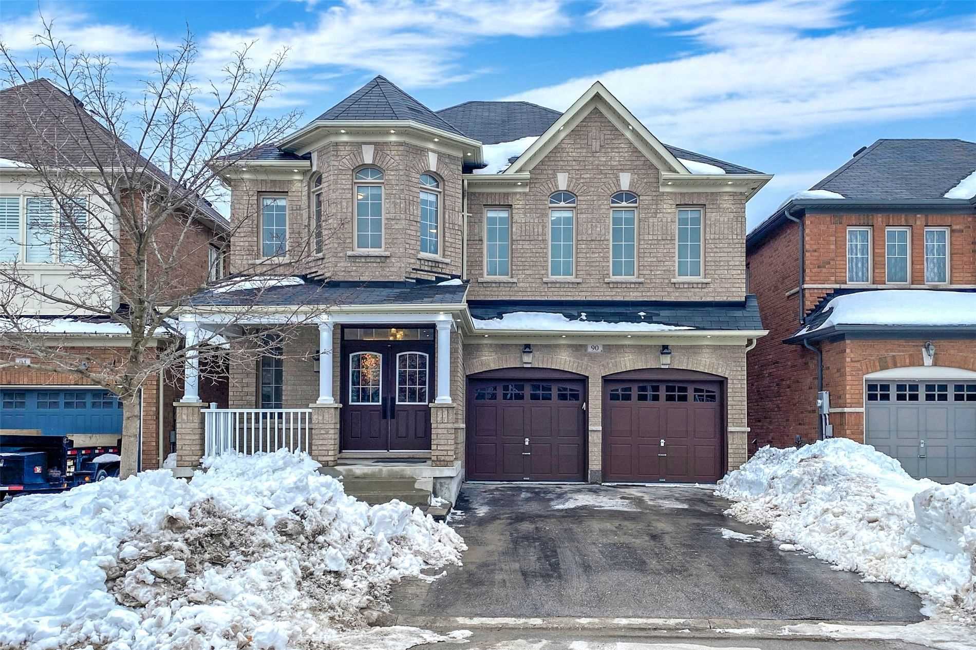 90 Maplebank Cres