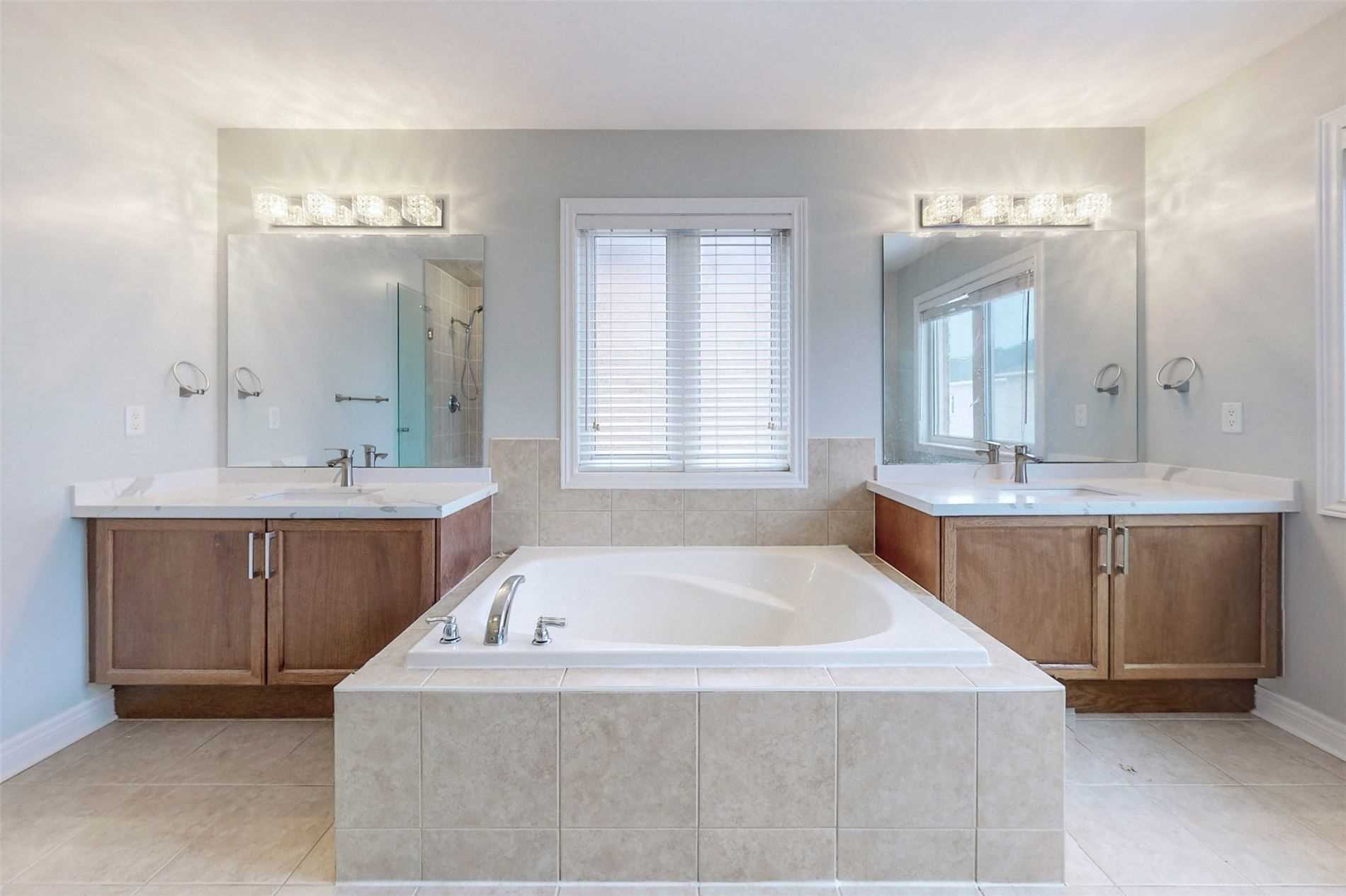 90 Maplebank Cres