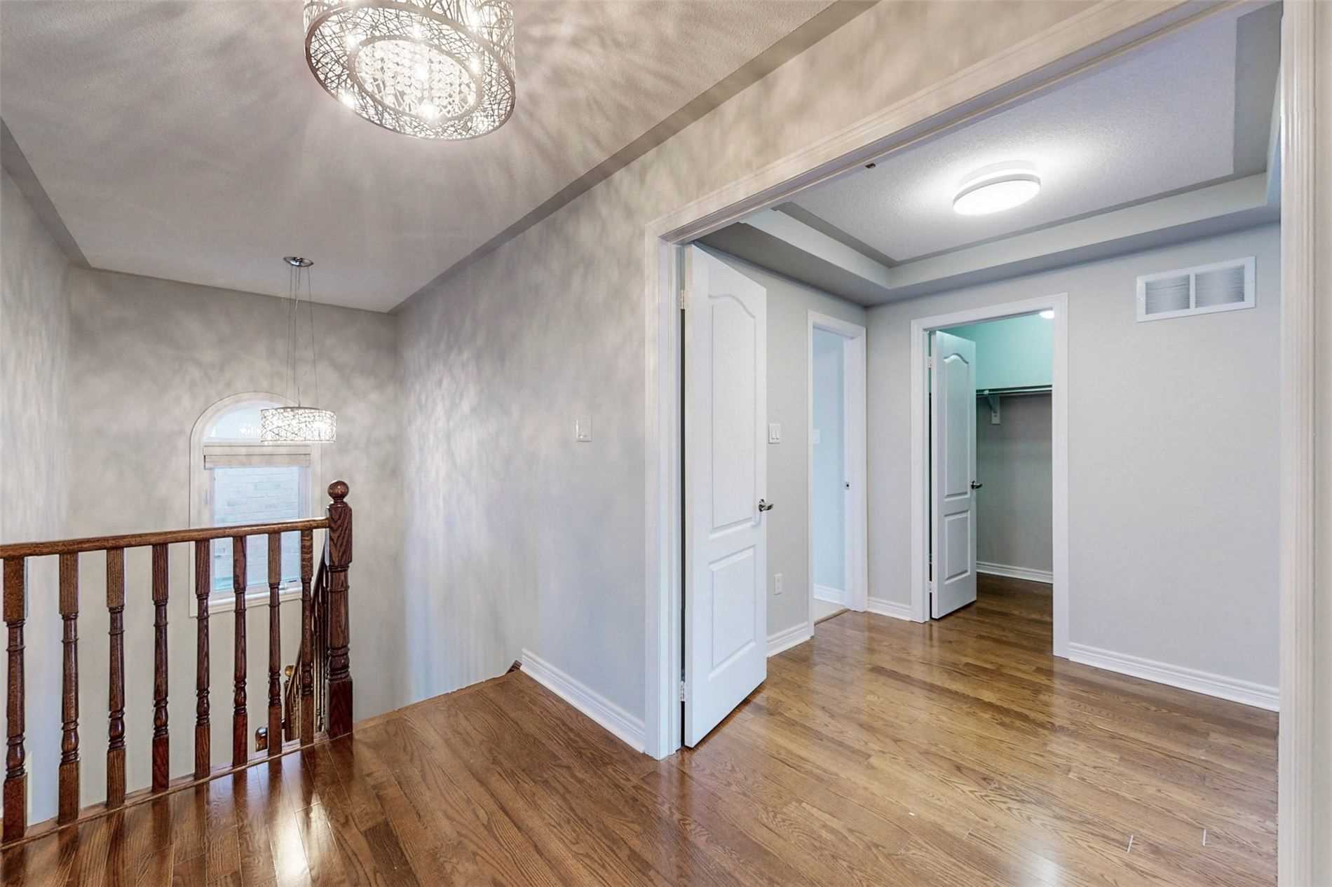 90 Maplebank Cres