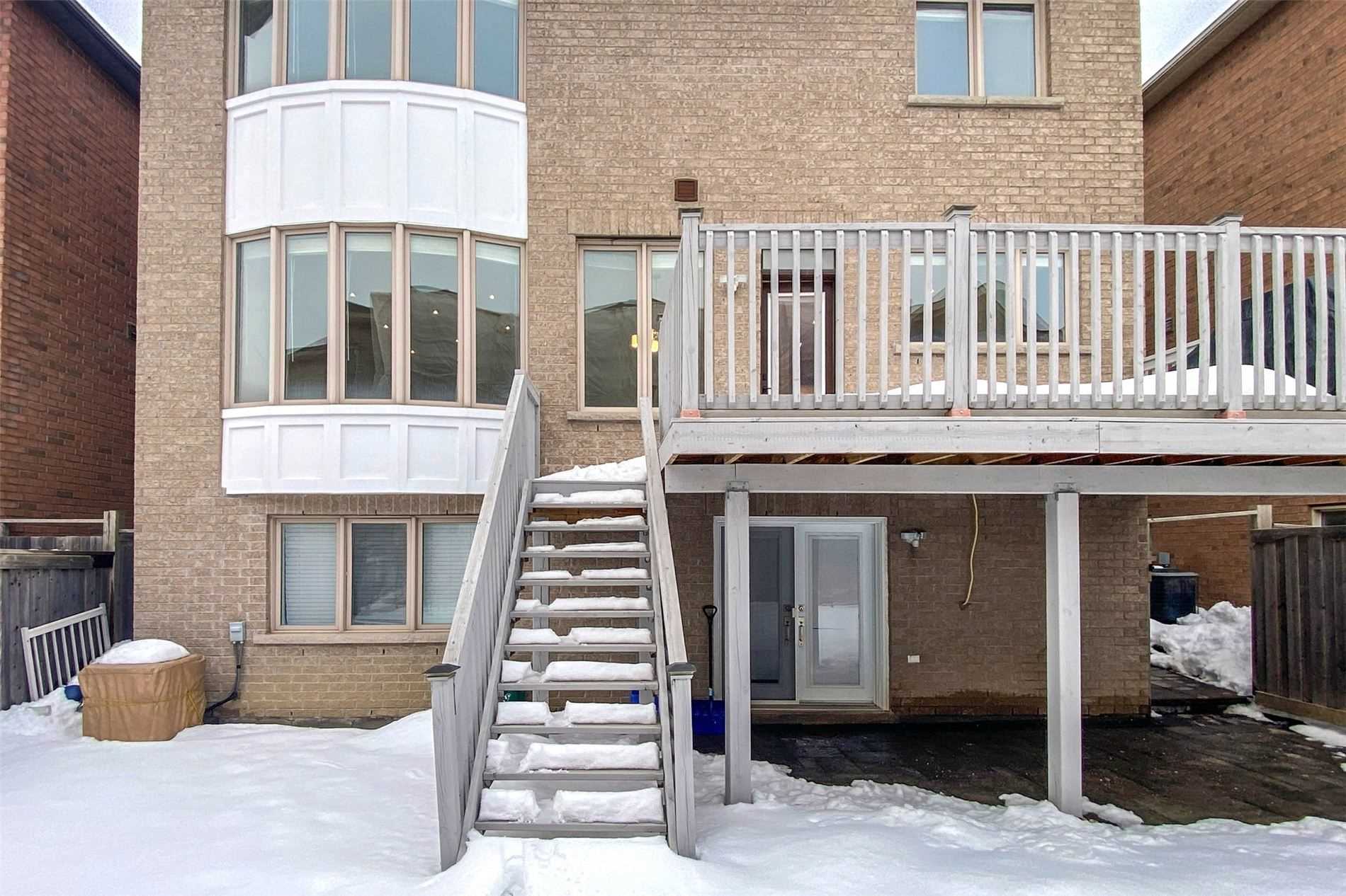 90 Maplebank Cres